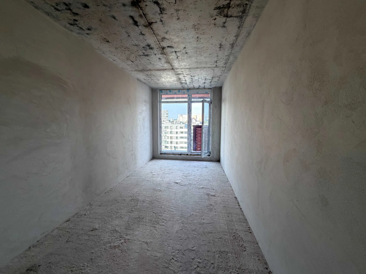 Sale of 2-room, 68 sq.m apartment in Auroom Air on Topolna Street