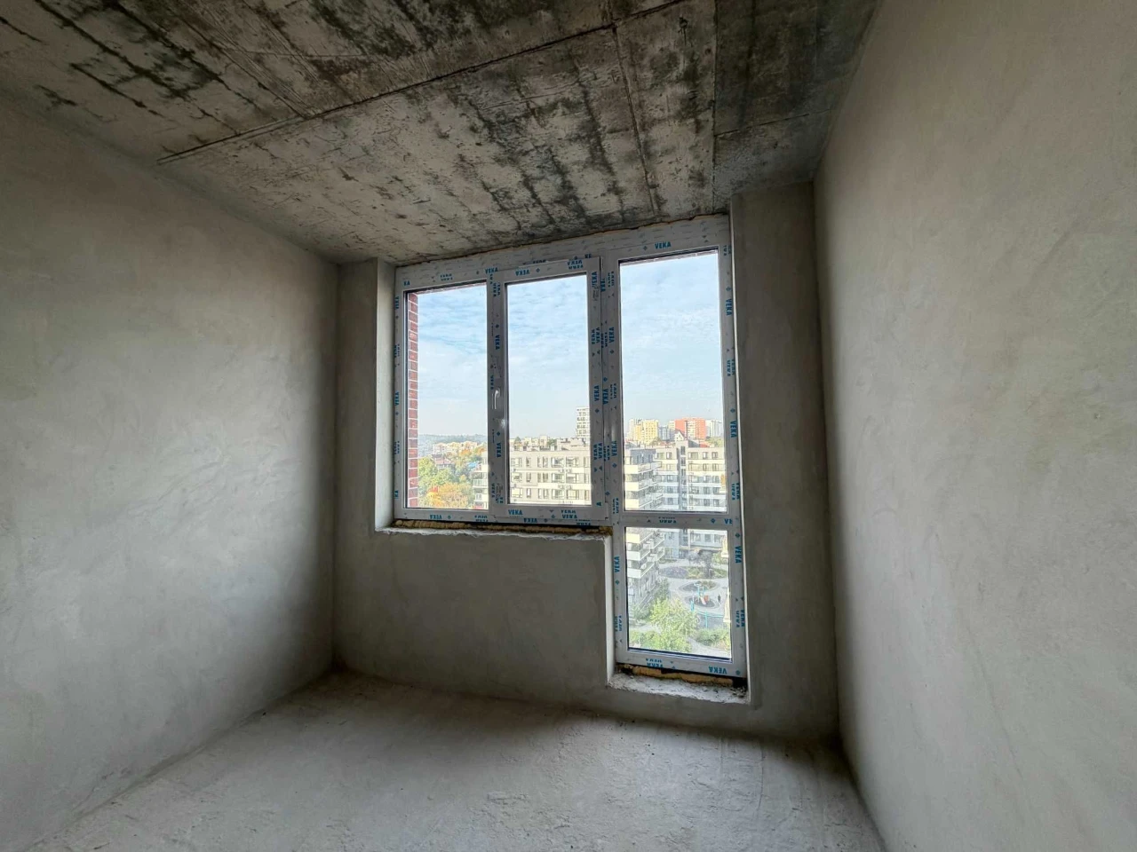 Sale of 2-room, 68 sq.m apartment in Auroom Air on Topolna Street
