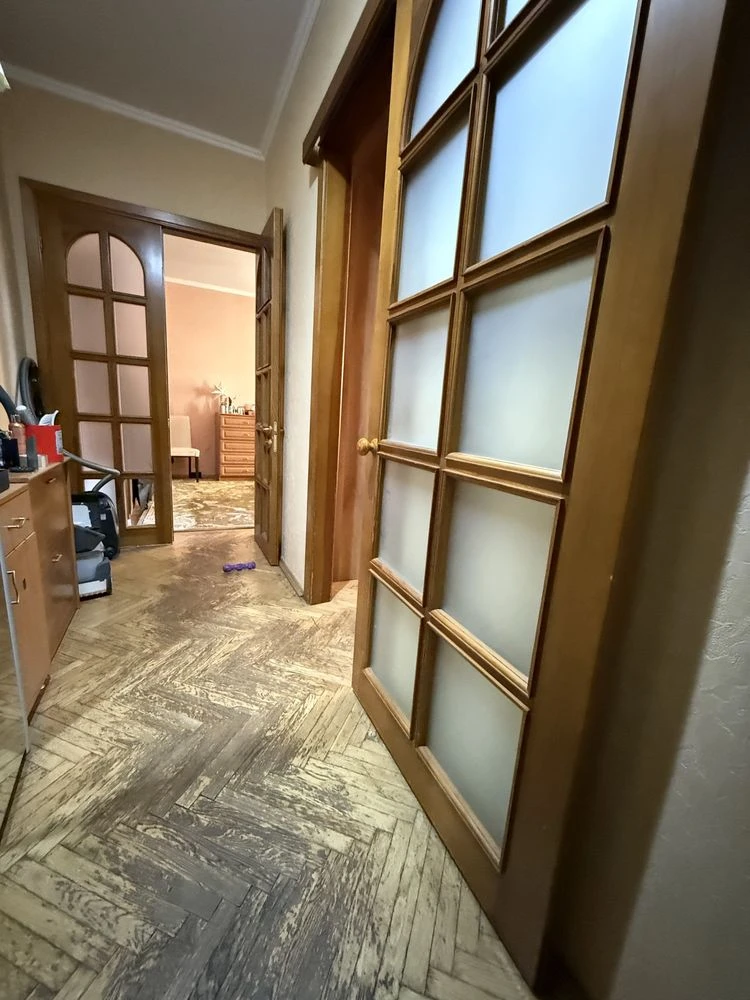 2-кімнатна квартира (57,4 м2) - Метро Звіринецька, 38 Джона Маккейна