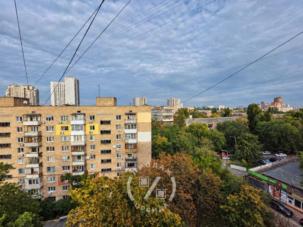 Продається 2-кімнатна квартира 45,4 м², вул. Григорія Кочура, 8