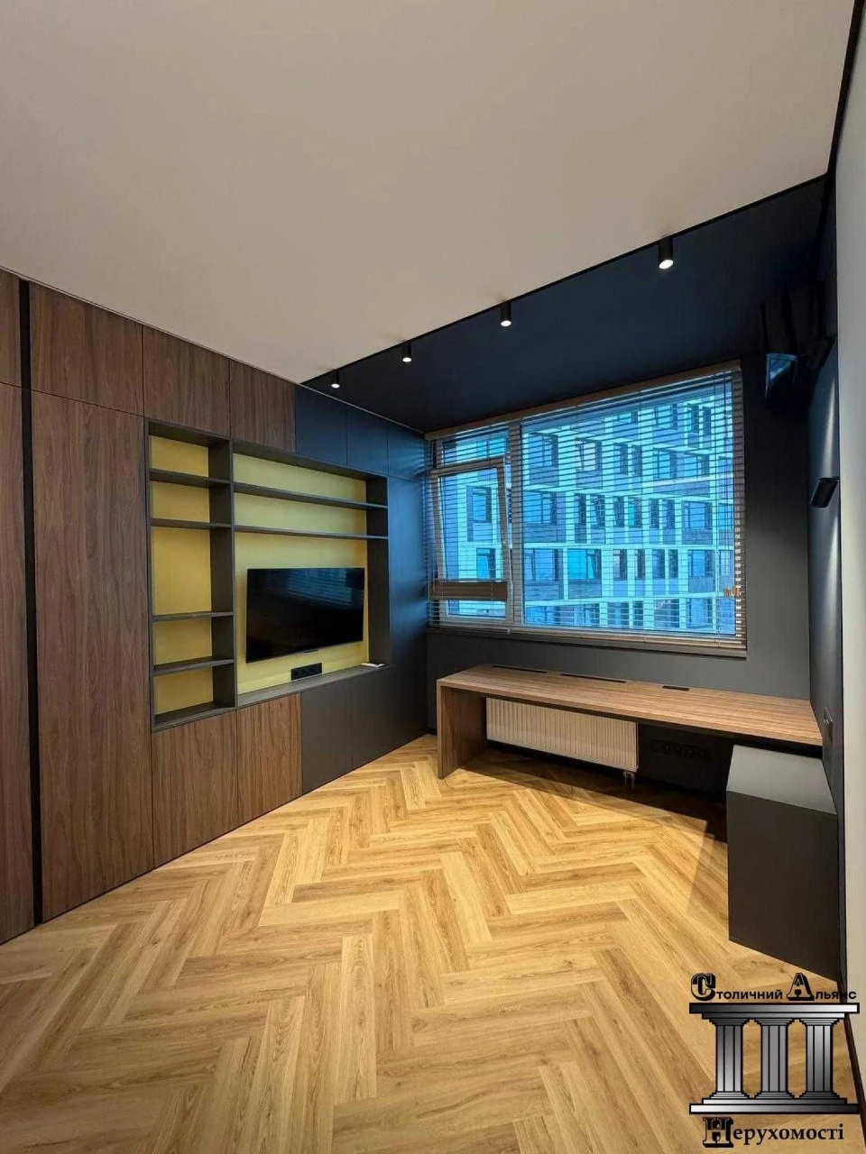 Owner's Listing: Designer Central 2-Bedroom Apartment, 82 sq m, Manhattan