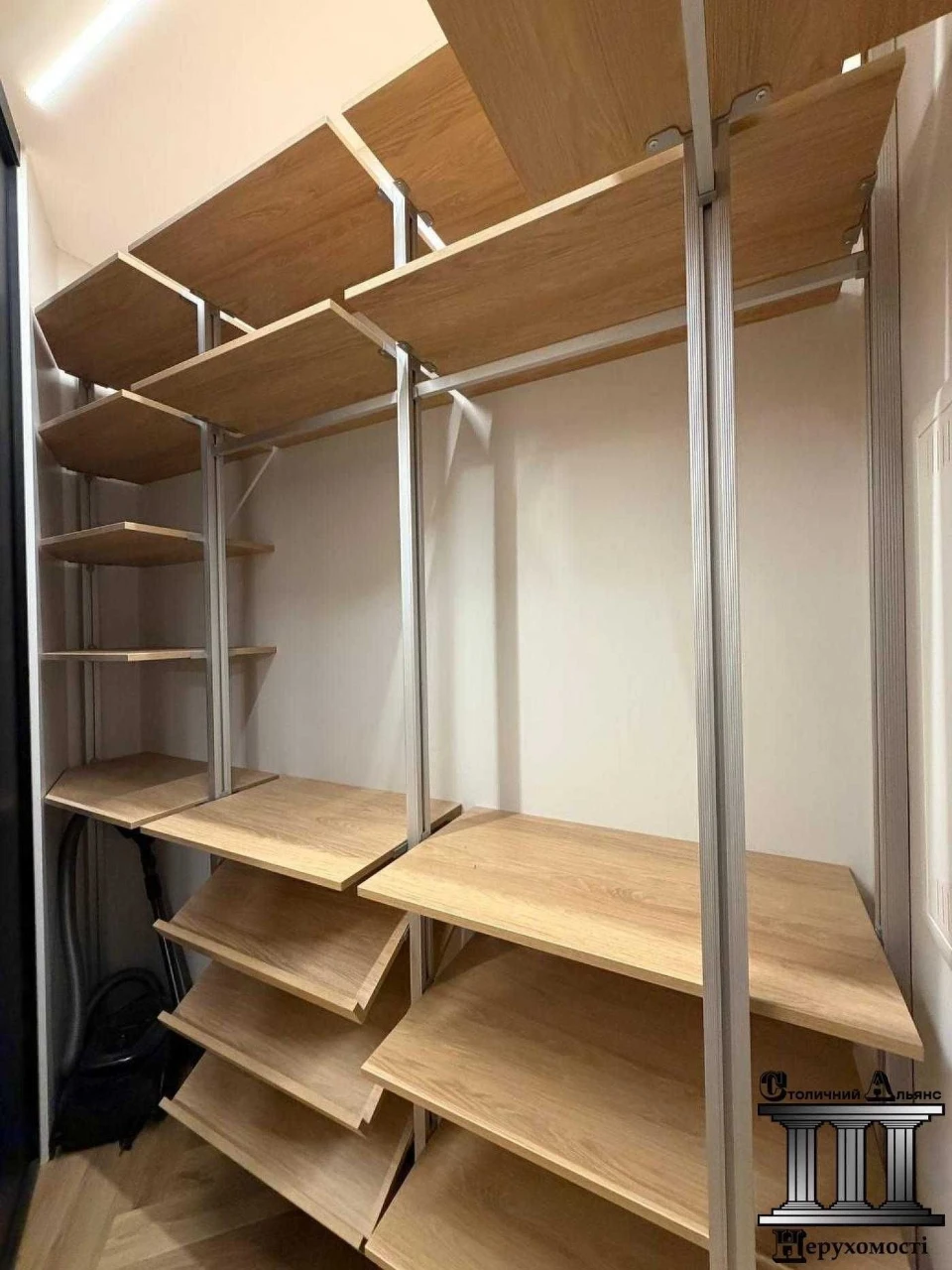 Owner's Listing: Designer Central 2-Bedroom Apartment, 82 sq m, Manhattan