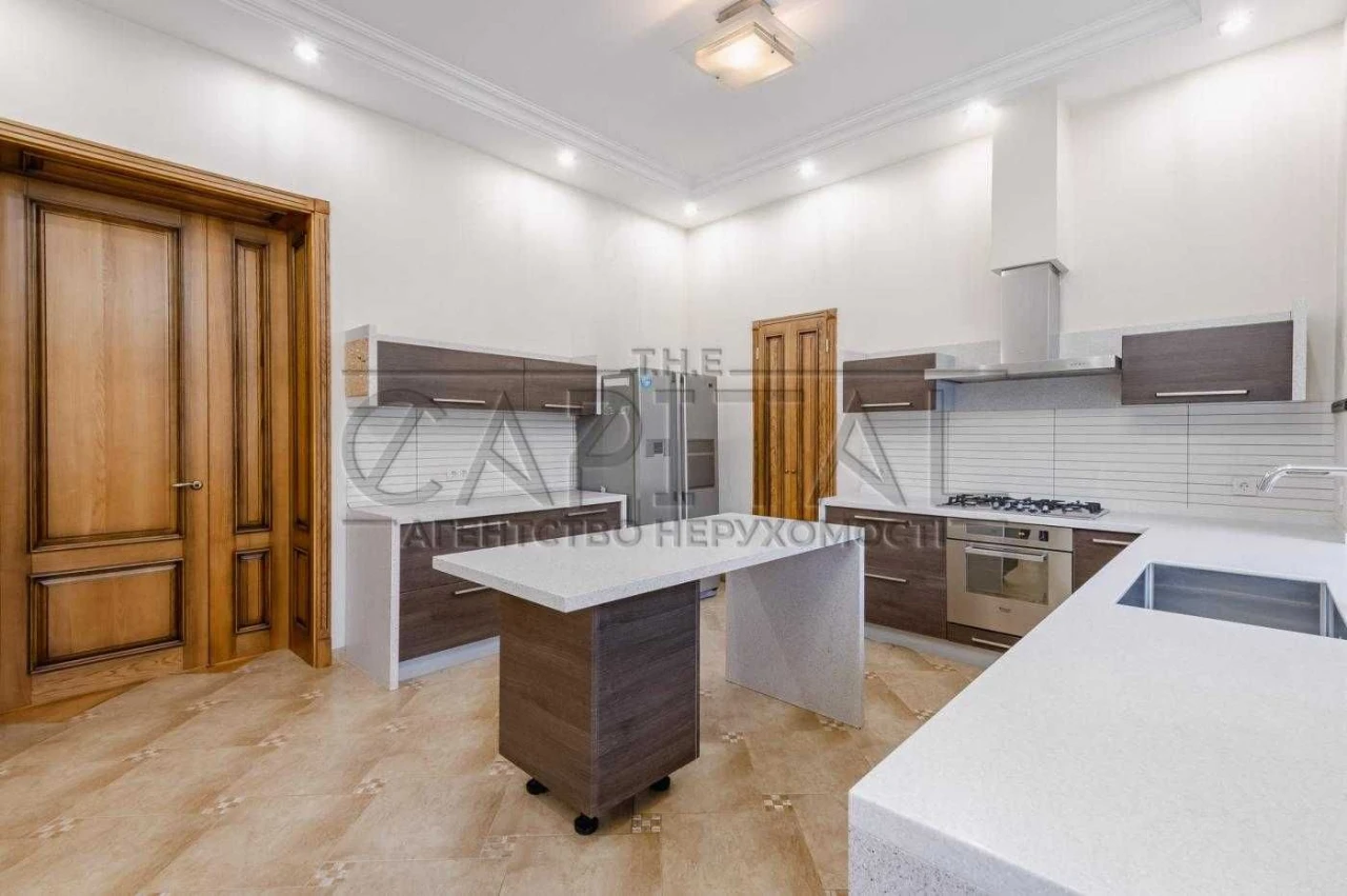 House for Sale, Holosiiv District