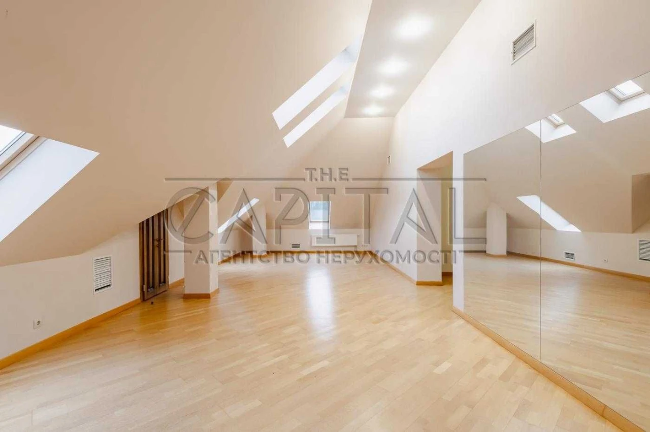 House for Sale, Holosiiv District