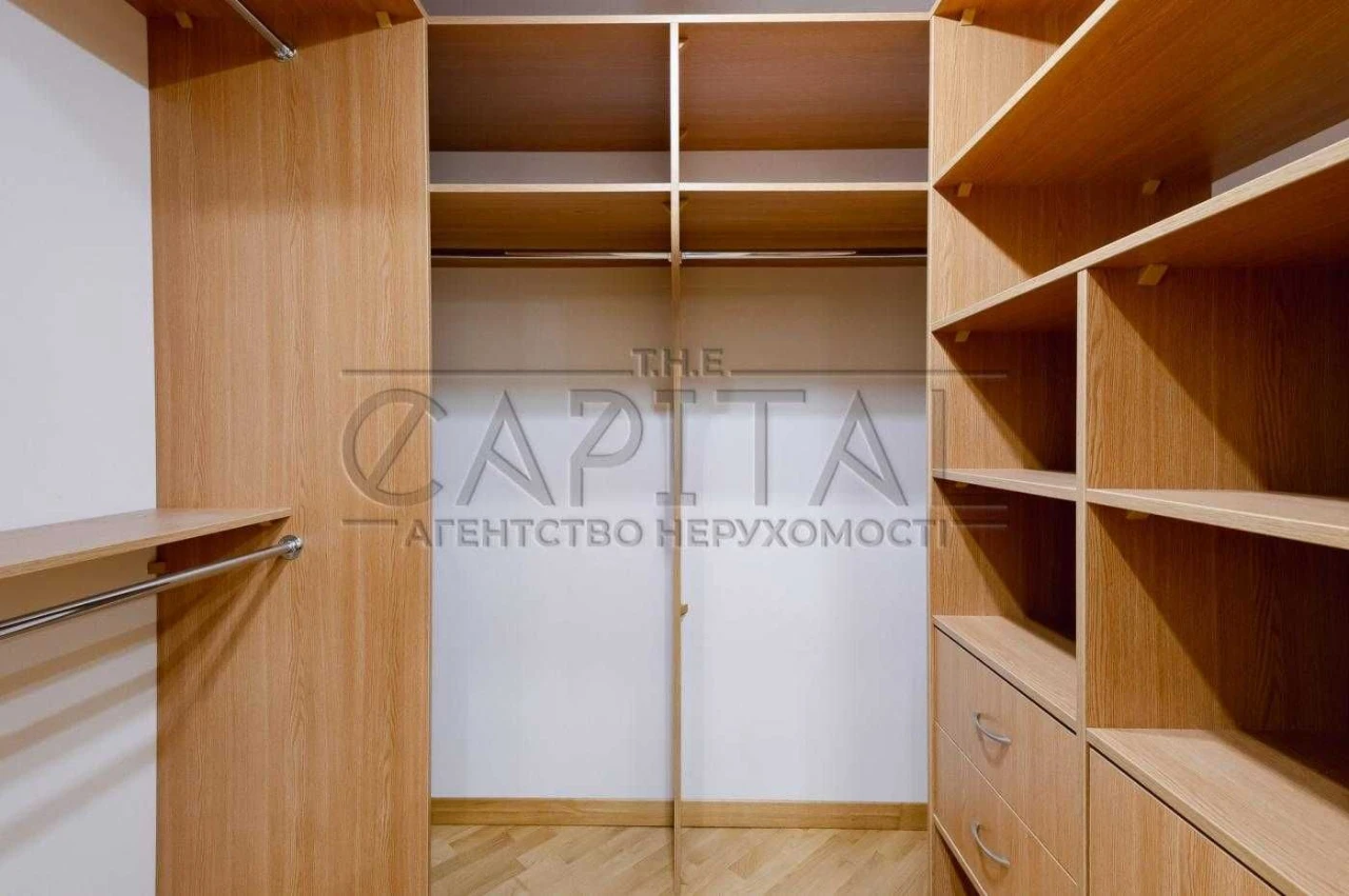 House for Sale, Holosiiv District