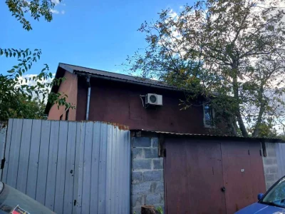 House. Address: Sadovaya st, Kyiv.