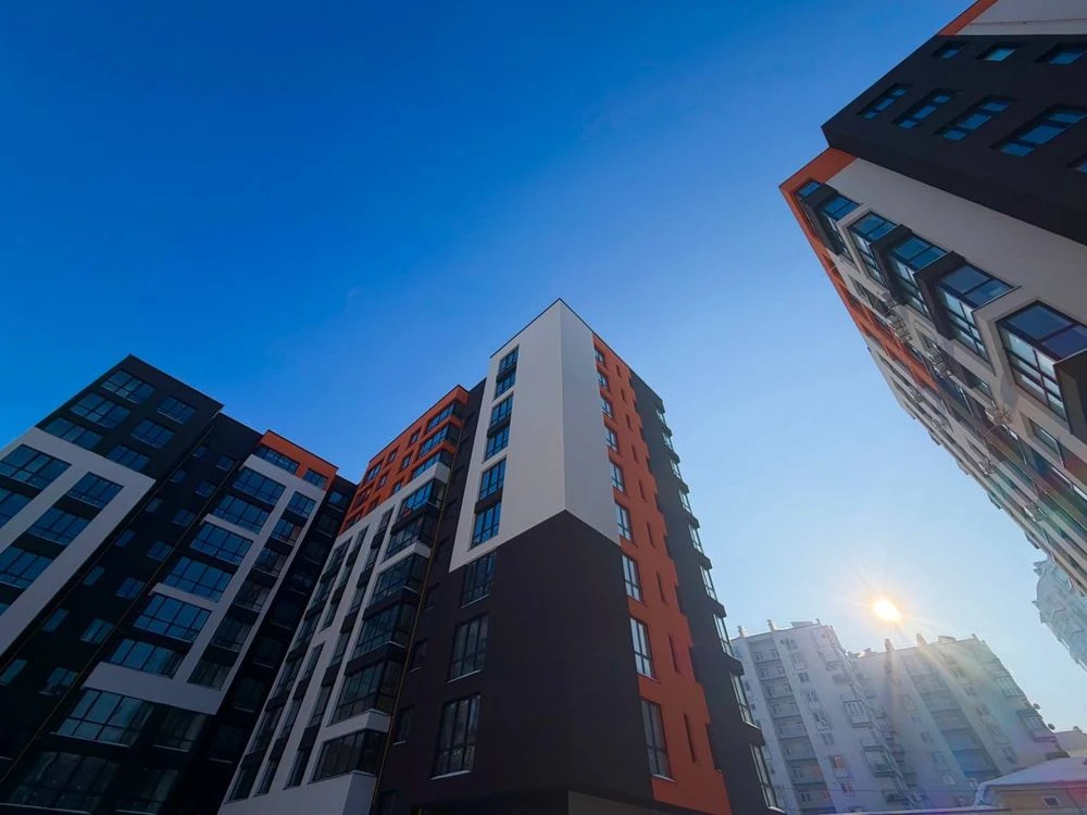 Large, completed 1-bedroom apartment in Central Park residential complex