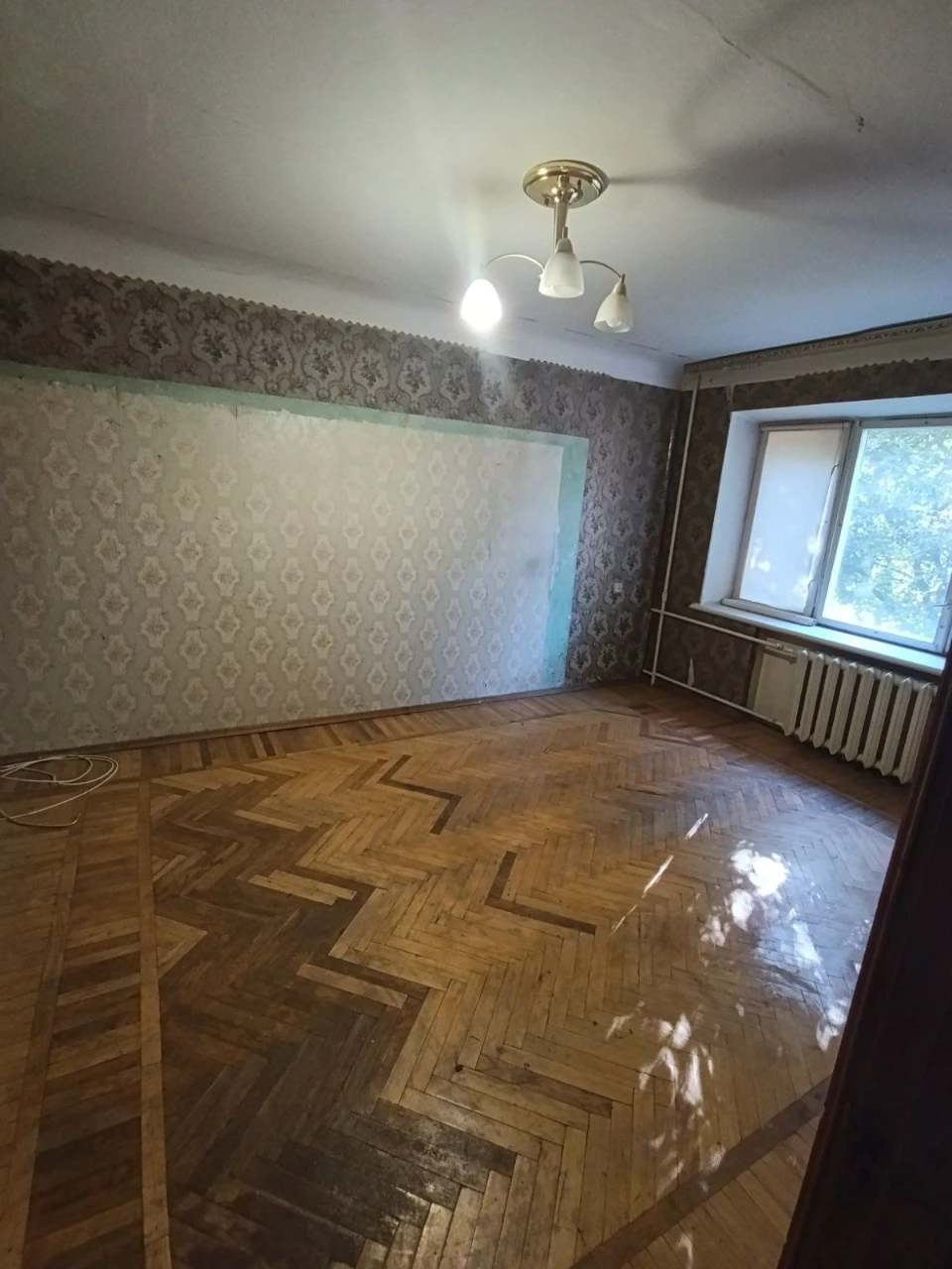 Sale of a two-bedroom apartment on Latoshinsky Street