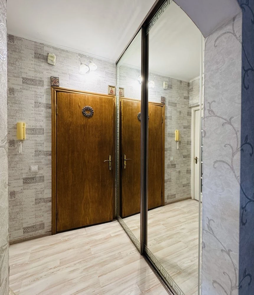 Rent 1-bedroom apartment, at 22V Novatoriv Street