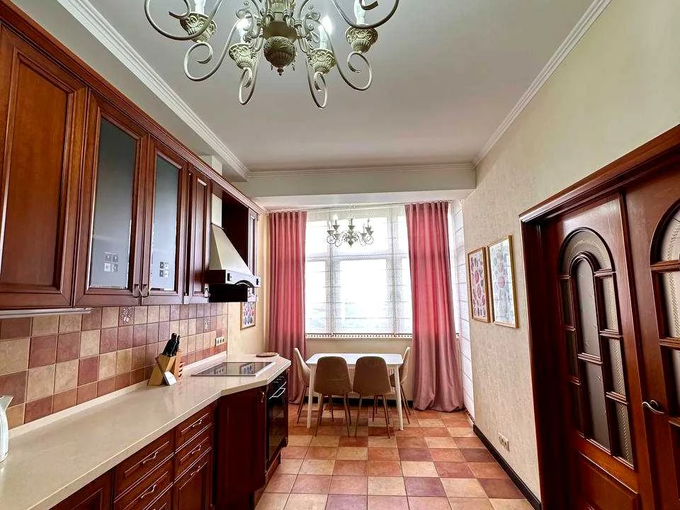 Apartment. Eugene Konovalets st., Kyiv