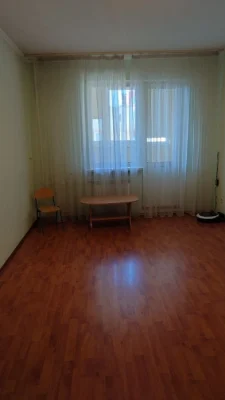 Здається трикімнатна квартира. Караваєві дачі.