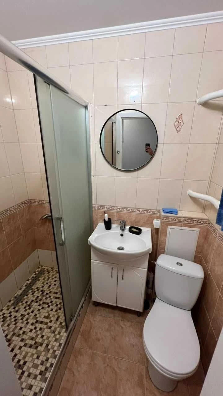 Оренда 1-к квартири метро Печерська 5 хвилин пішки, Палац Ук