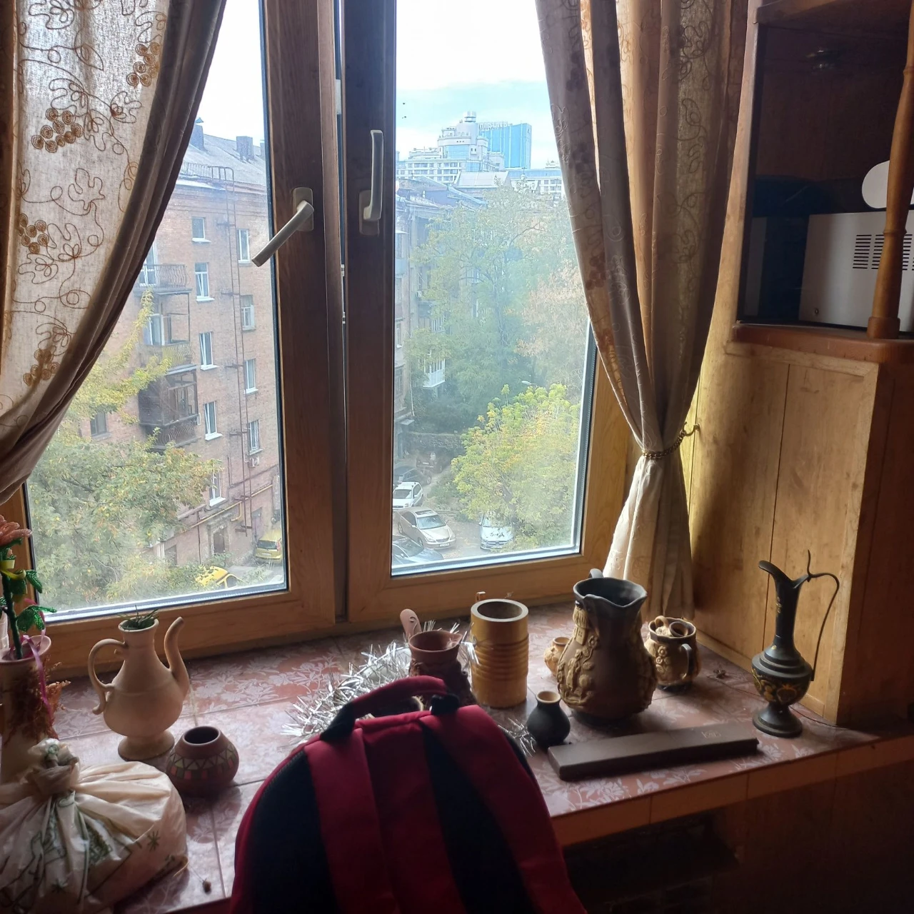 Тарасівська. Продаю простору однокімнатну квартиру