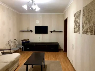 Квартира. Київ, Срібнокільська вул.