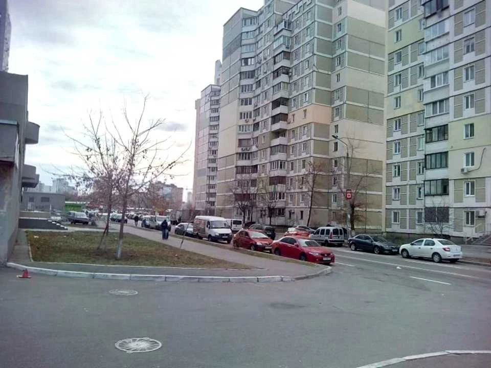 Квартира. Київ, Срібнокільська вул.