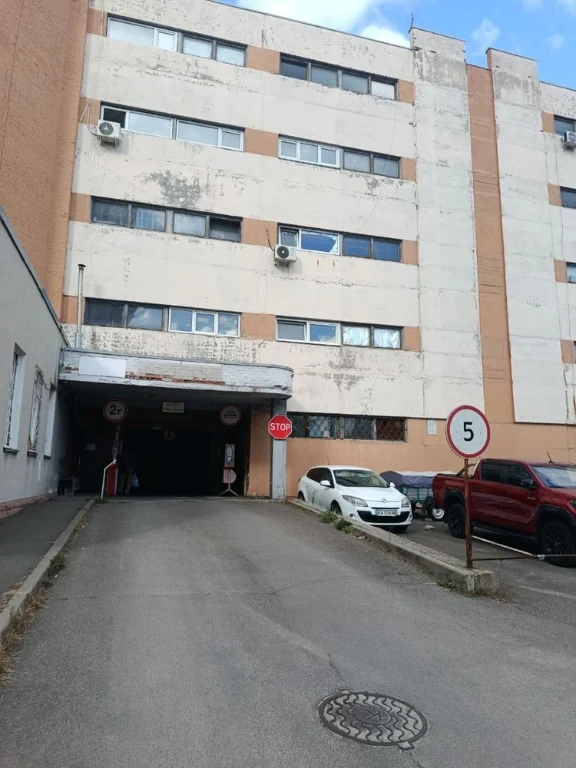 Garage for sale, ground floor.