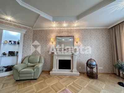 4-room apartment for a family in a brick house Levanesky/Kaminina