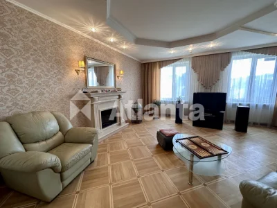 4-room apartment for a family in a brick house Levanesky/Kaminina