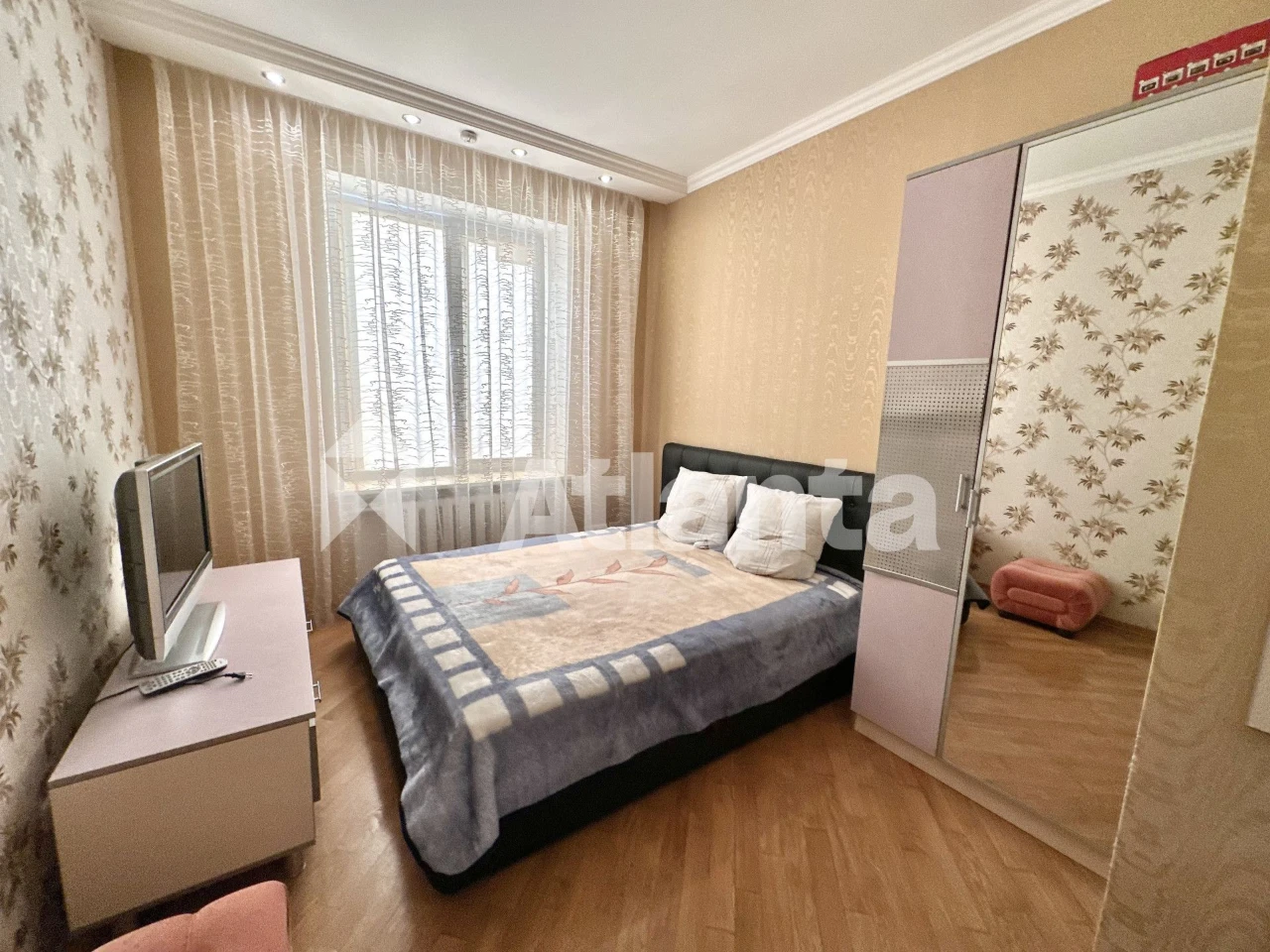 4-room apartment for a family in a brick house Levanesky/Kaminina