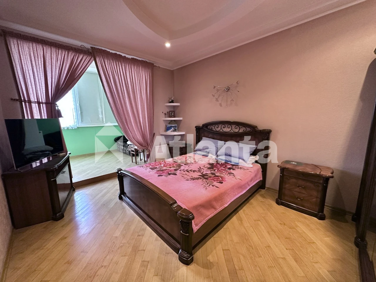4-room apartment for a family in a brick house Levanesky/Kaminina