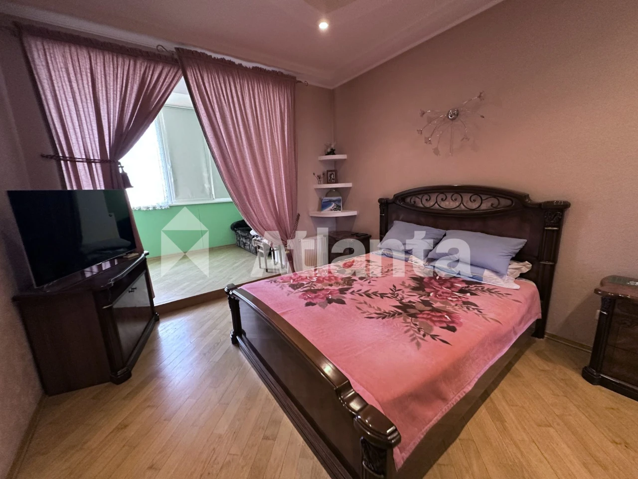 4-room apartment for a family in a brick house Levanesky/Kaminina