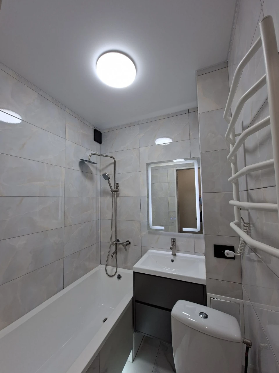 For Sale: 2-bedroom apartment on the 3rd floor.