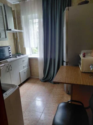 Rent a 3-room apartment (58 sq m) in Kyiv, Solomjans'kyi district