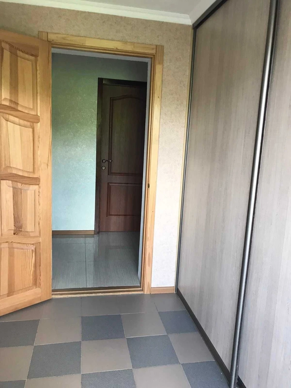 метро Бориспольская. Сдам 2 ком. квартиру ул. Демидовская, Б