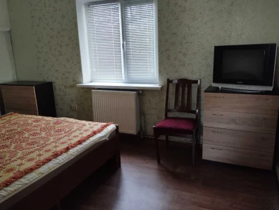 метро Бориспольская. Сдам 2 ком. квартиру ул. Демидовская, Б