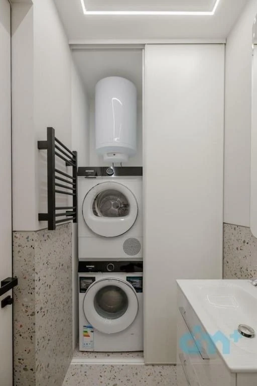 Rent apartment in Chicago Residence, 10th floor