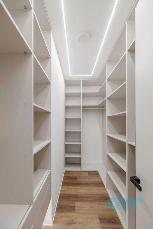 Rent apartment in Chicago Residence, 10th floor