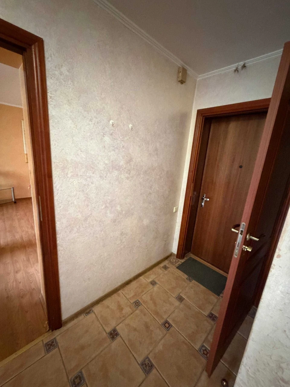 Студія в оренду з ремонтом за адресою: вулиця Антоновича