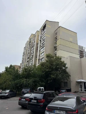 Студія в оренду з ремонтом за адресою: вулиця Антоновича