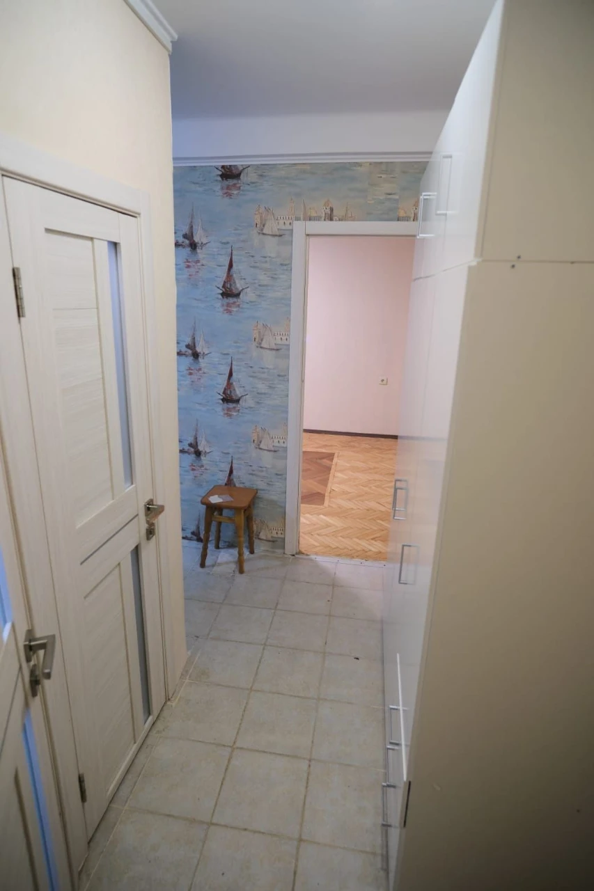 Long-term apartment rental