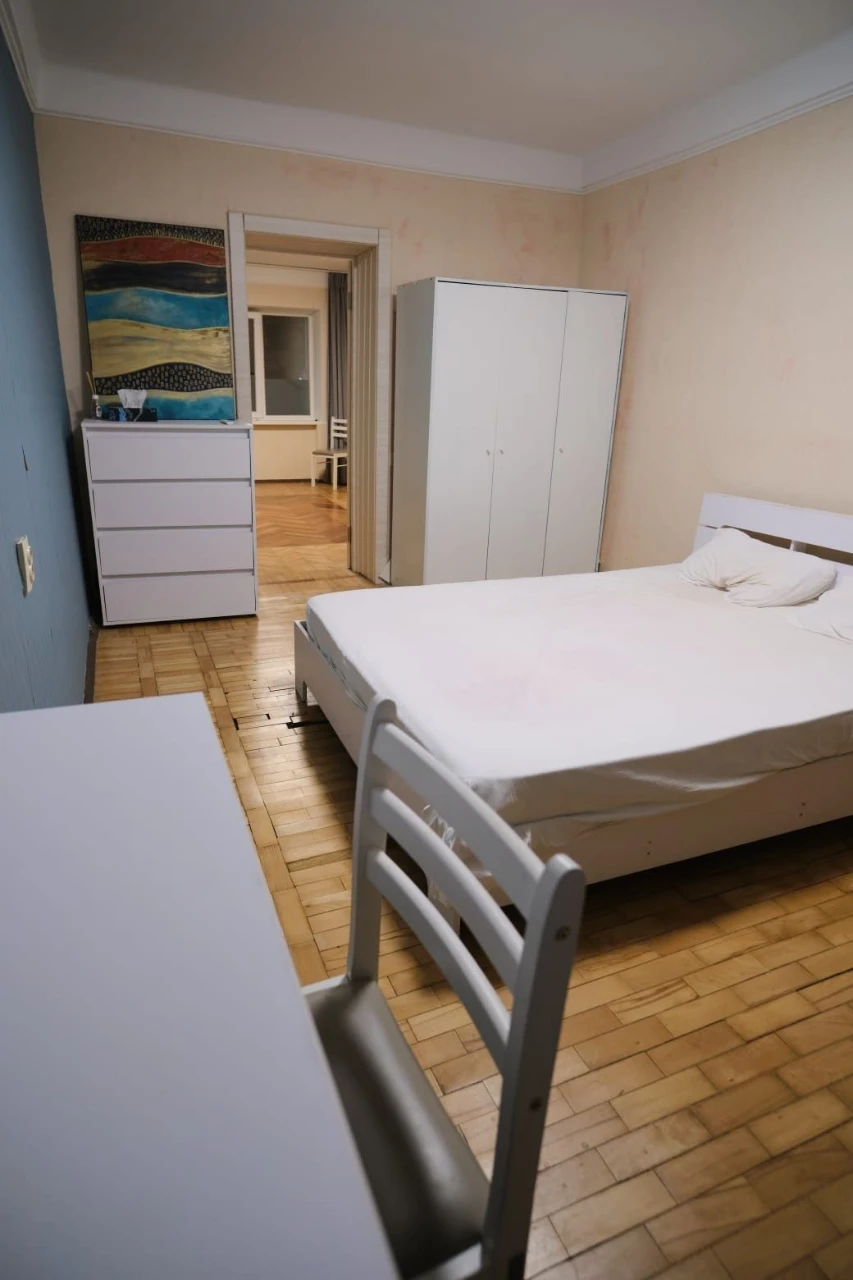 Long-term apartment rental