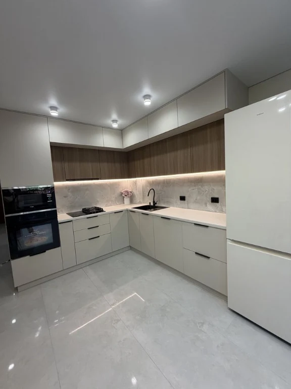 I am selling a townhouse with renovation, furniture and appliances in Vinnytsia