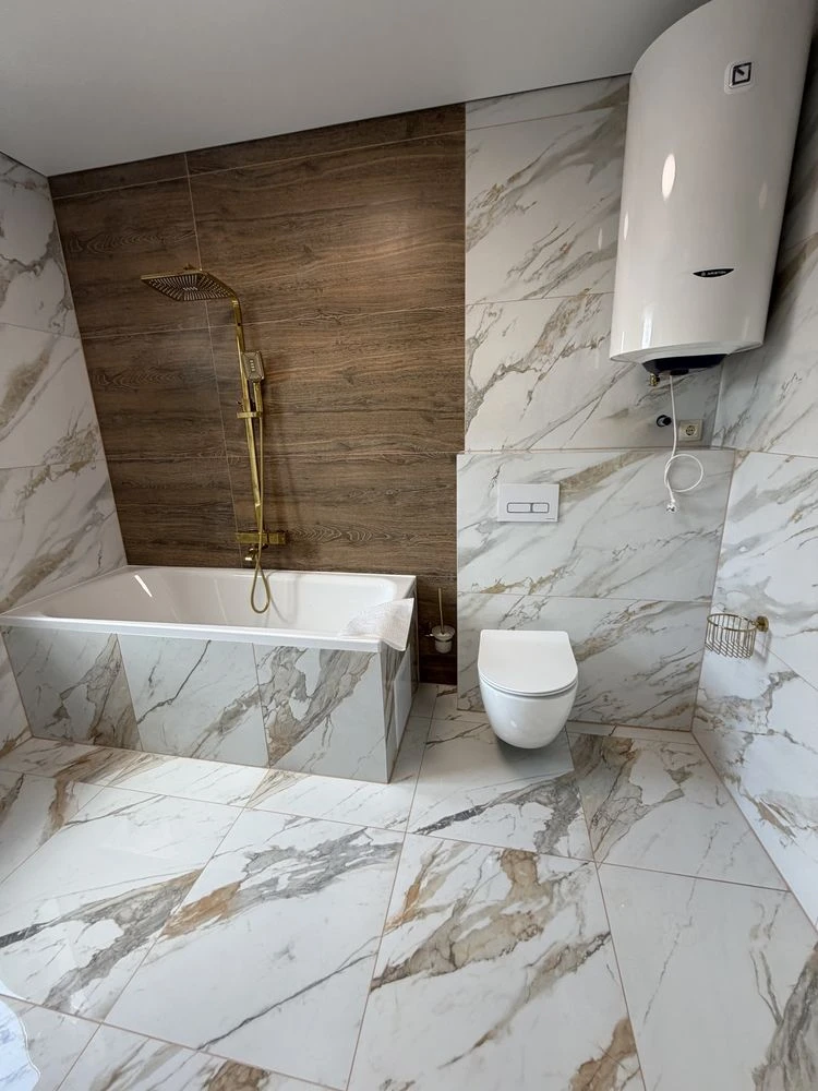 I am selling a townhouse with renovation, furniture and appliances in Vinnytsia