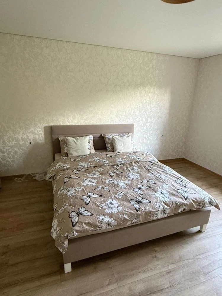 I am selling a townhouse with renovation, furniture and appliances in Vinnytsia