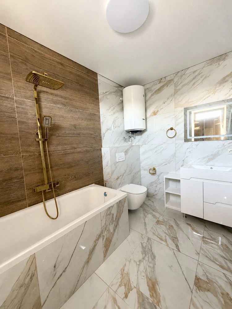 I am selling a townhouse with renovation, furniture and appliances in Vinnytsia
