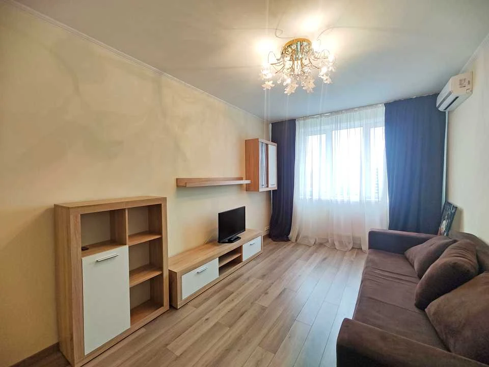 Квартира. Феодосійська вулиця, Київ