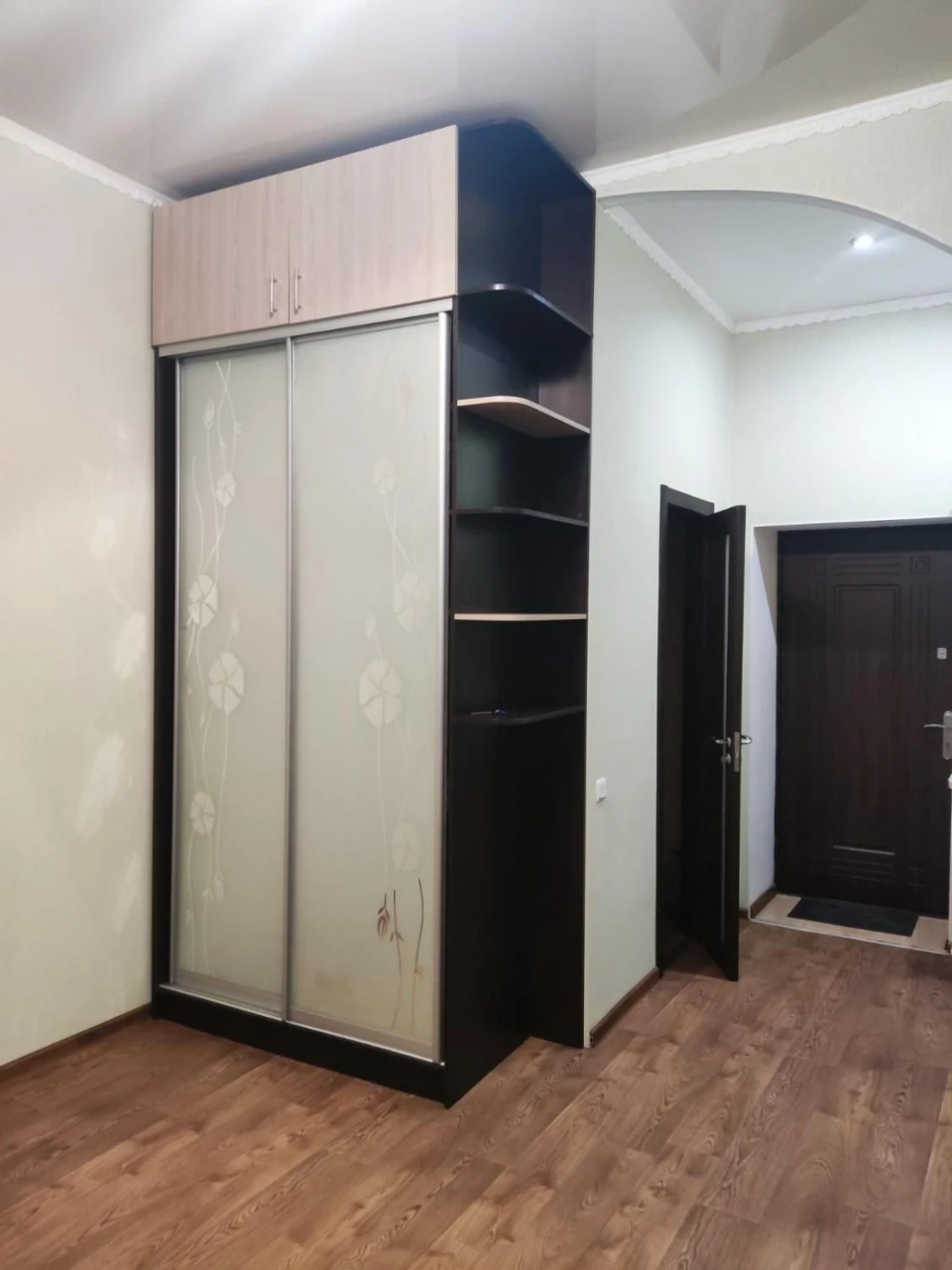 For Sale: 1-room apartment, Dobrovolyev 5, Metro "Metrostroiteli"