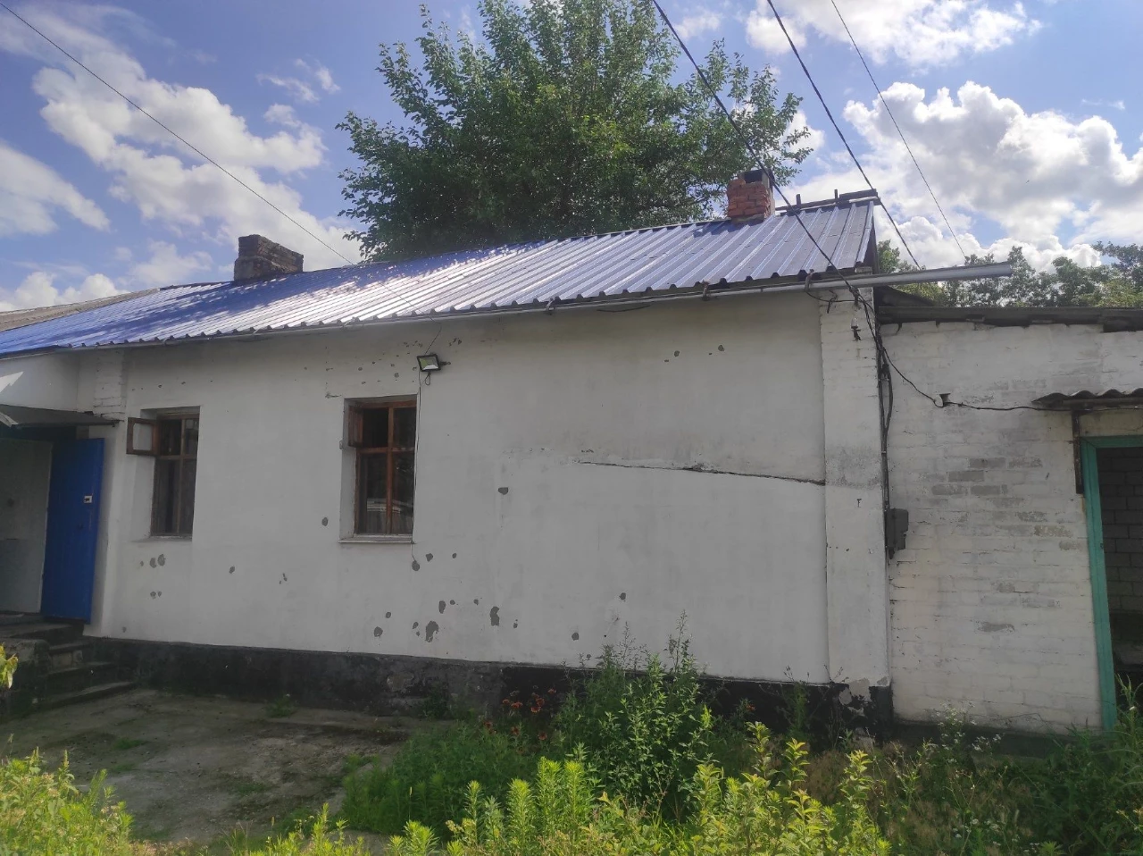Продам  пол дома на Лев2