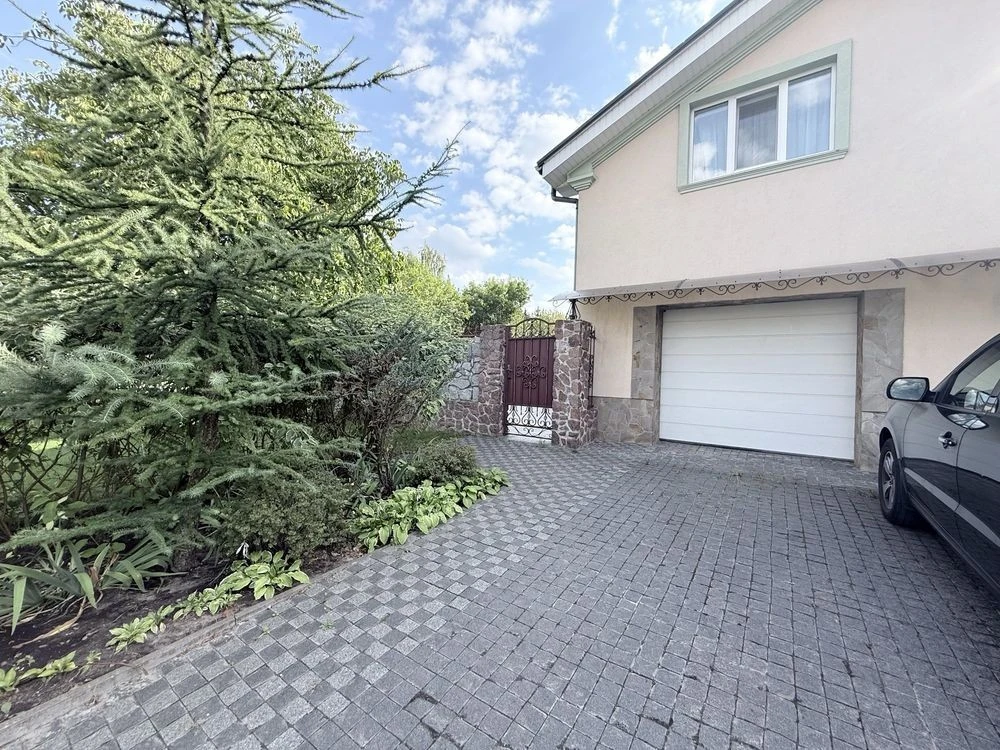 House within Kyiv, comfort, privacy and suburban atmosphere