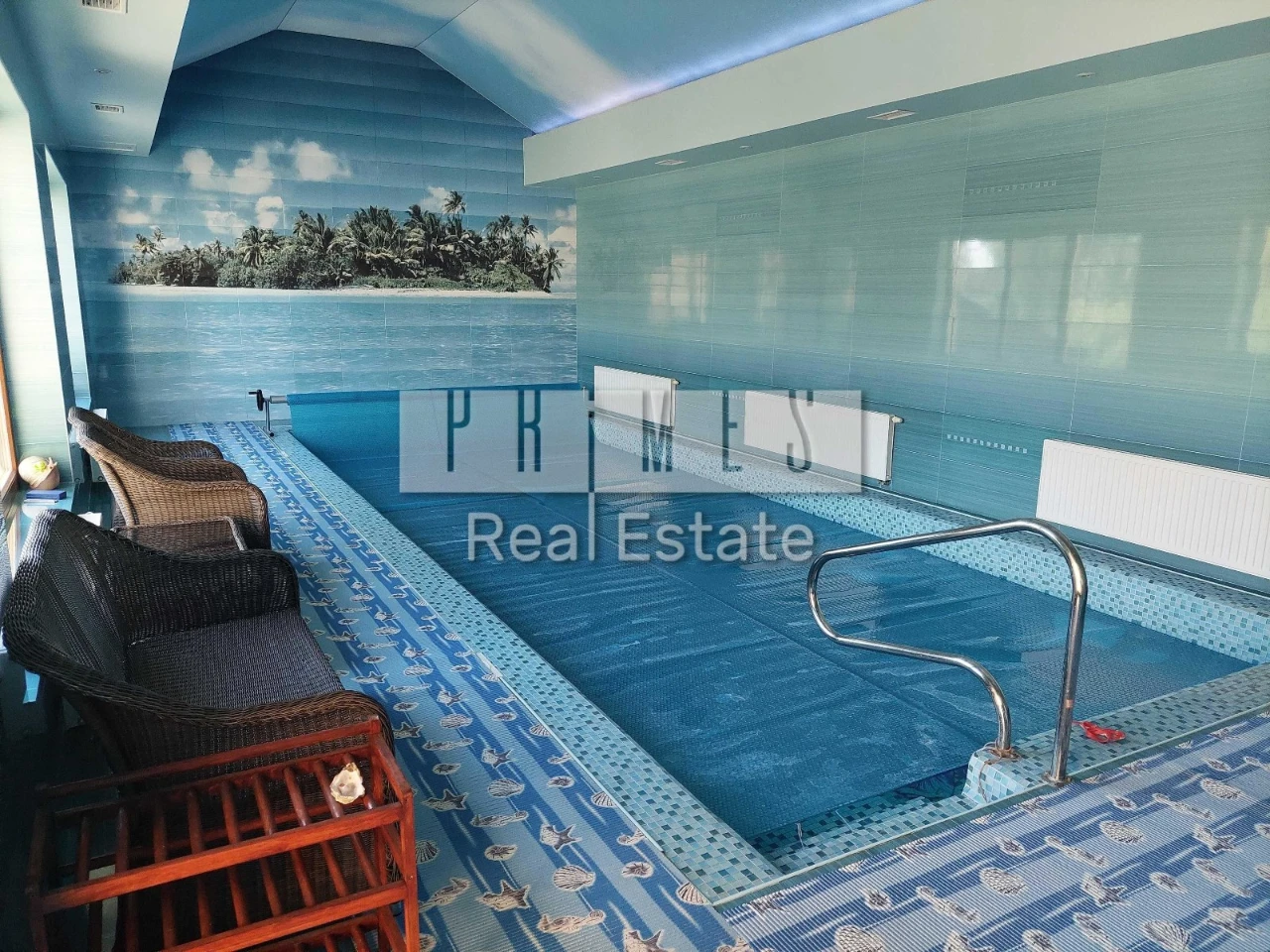 Rent a 3-story house, private beach, pier and berth,