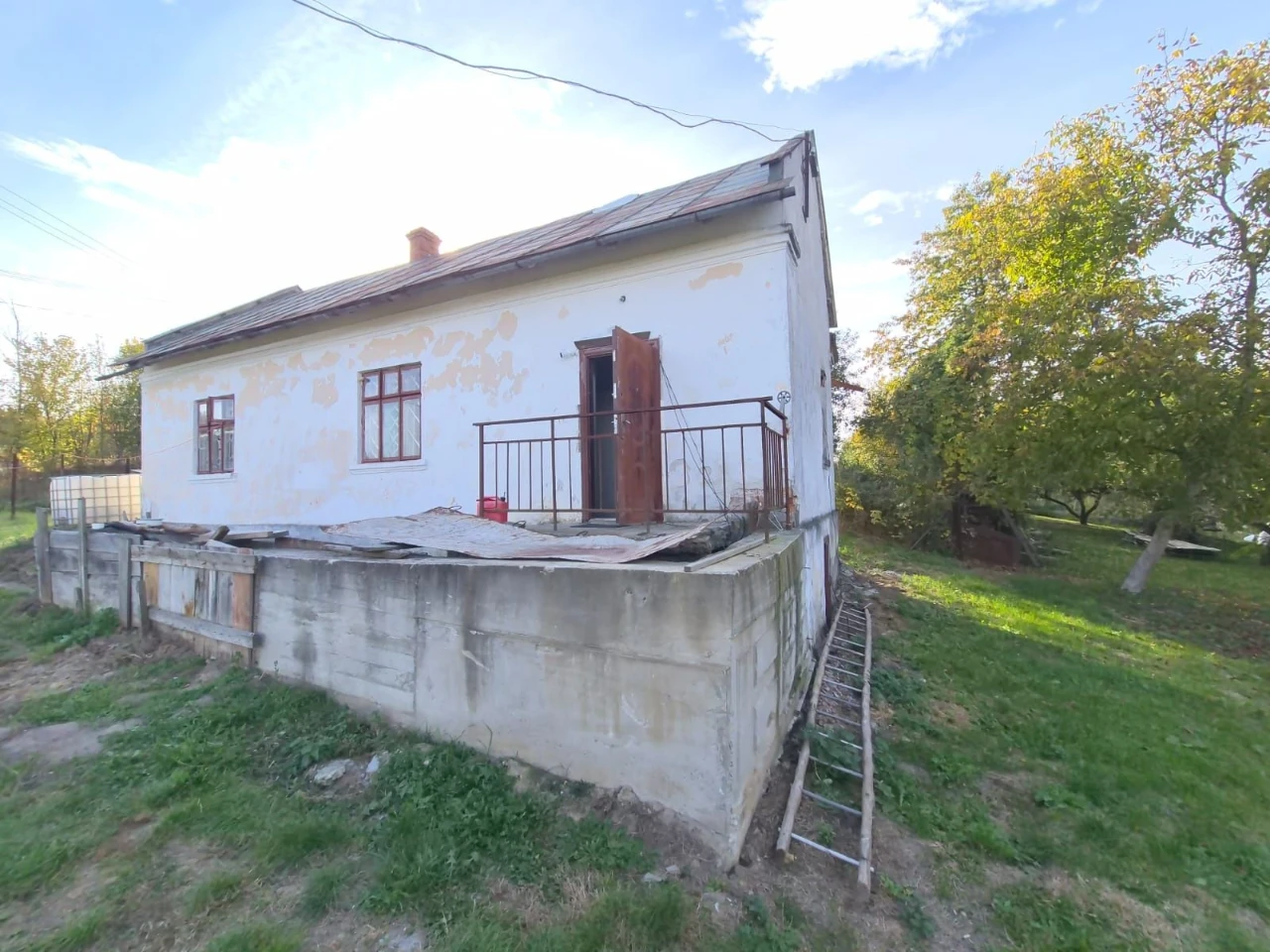 Терміново! Продаж будинку з ділянкою біля Львова