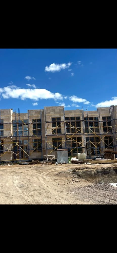 Travertine townhouse on Svitanka Street in installments.