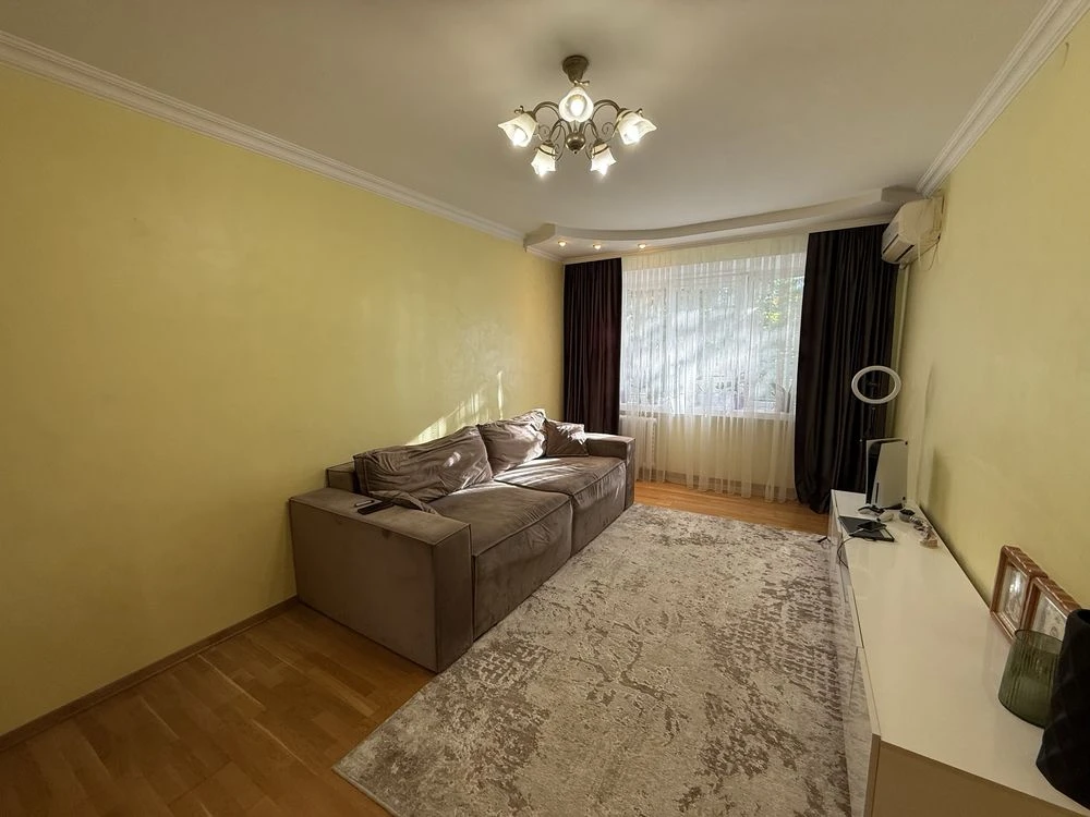 For sale, 3-room apartment in Czech style | Independence Avenue
