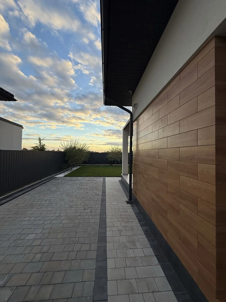 Продаж елітного будинку 3 кімнати | 4 сотки землі | Тераса |