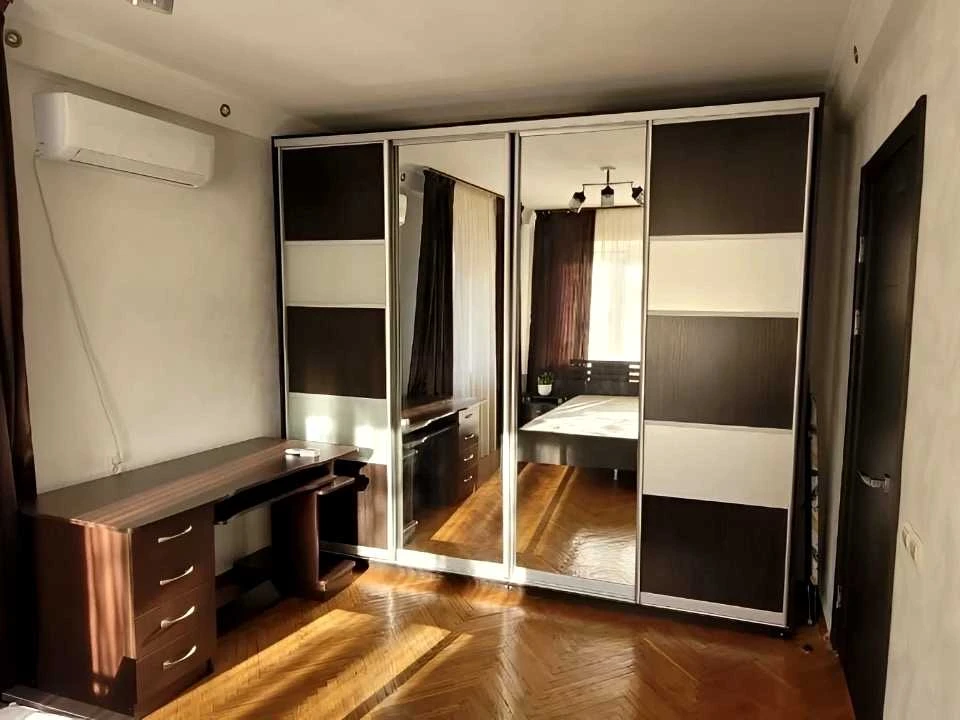 Квартира. Киев, Задорожный проезд.