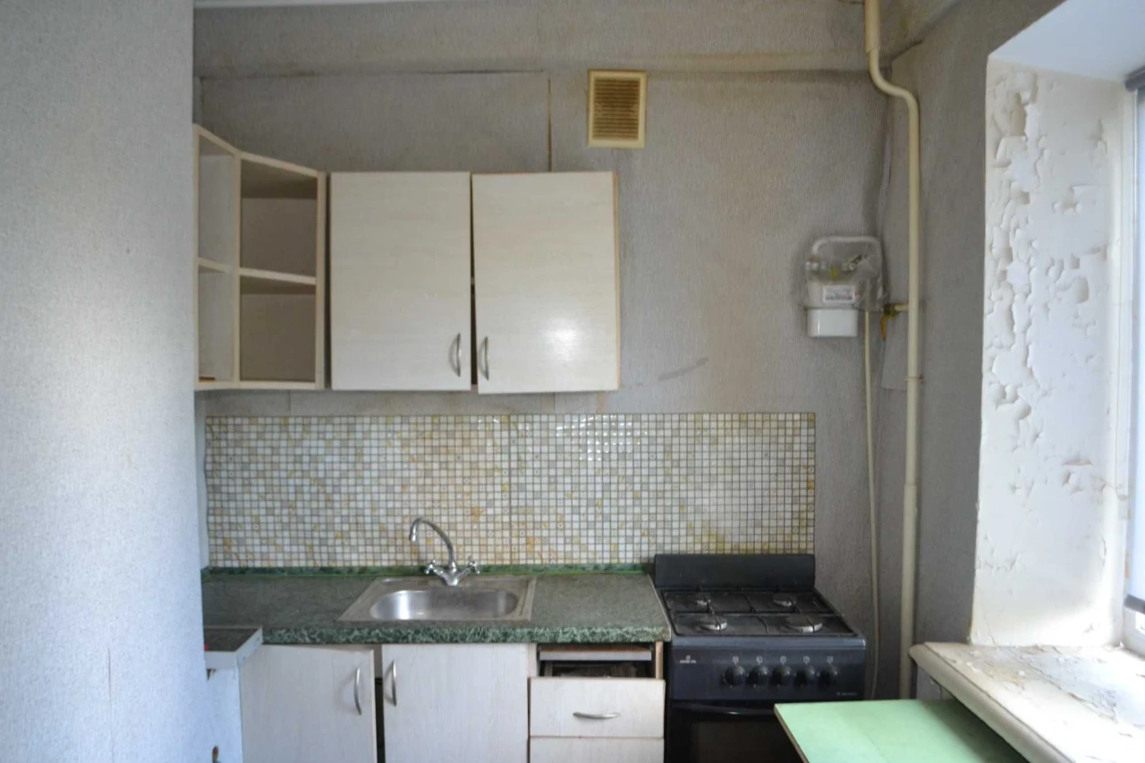 Selling 3-room apartment on Degtyarivska 58, near metro